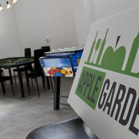 Вилла Applegarden Дебрецен Экстерьер фото